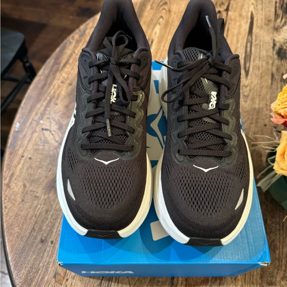 ✨BRAND NEW✨ Men’s HOKA Bondi 9 - Black/white, 12 - Picture 2 of 8